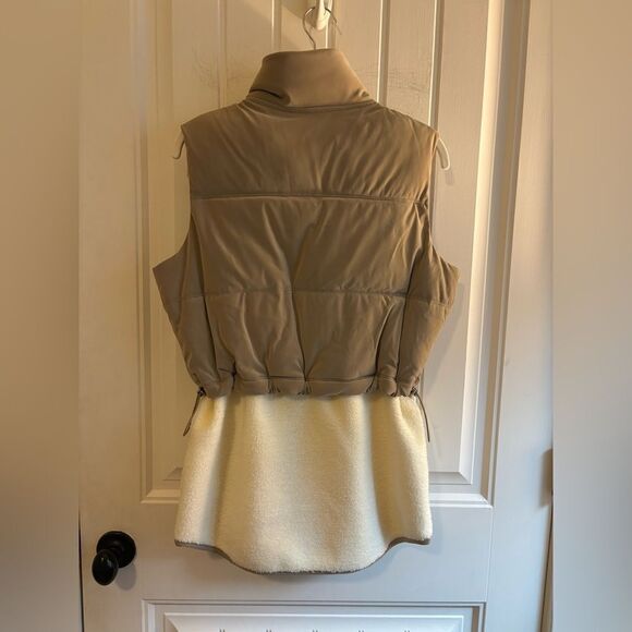 SPANX Cropped vest two in one vest and fleece - Picture 15 of 16